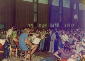 1976 - Standing room singing